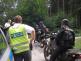V terénu pomohly i motocykly