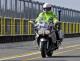 policista na motocyklu