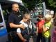 policisté na příměstském táboře