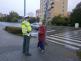 Policisté rozdávali reflexní prvky