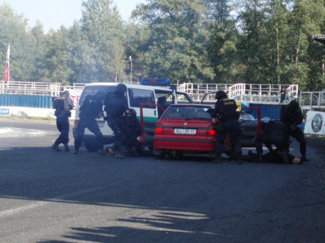 Policie na letních táborech.JPG