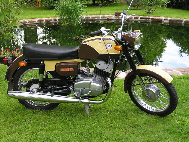 ČZ 250 - 471-6.jpg