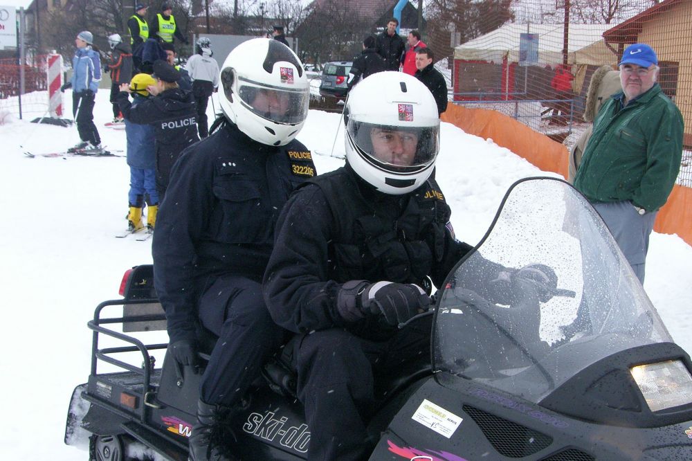  policie na lyzich_09.JPG
