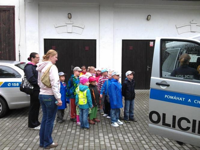 ... prohlídka policejní techniky