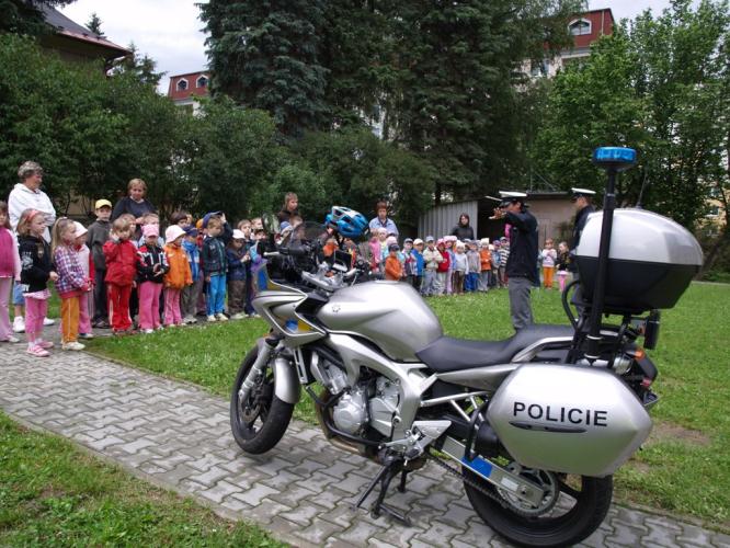 ... zátiší s motocyklem ...