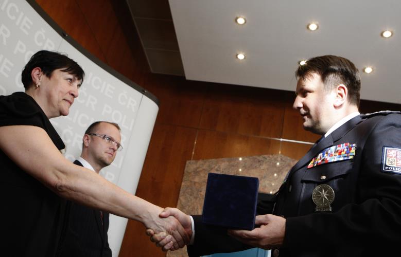 09 oceněná primátorka města Pardubice Štěpánka Fraňková