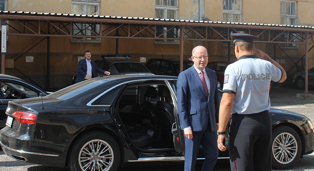 1 BV návštěva premiéra a ministra_1.jpg