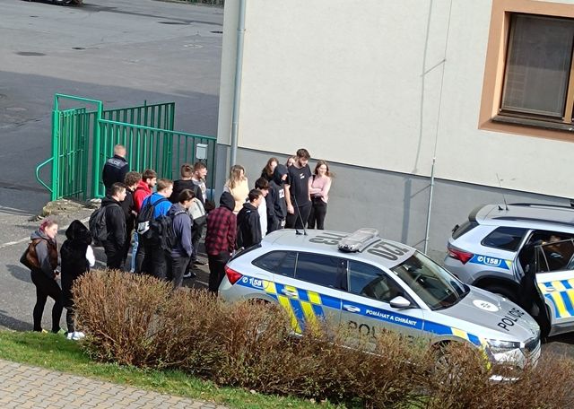 1 Beseda se studenty.jpg