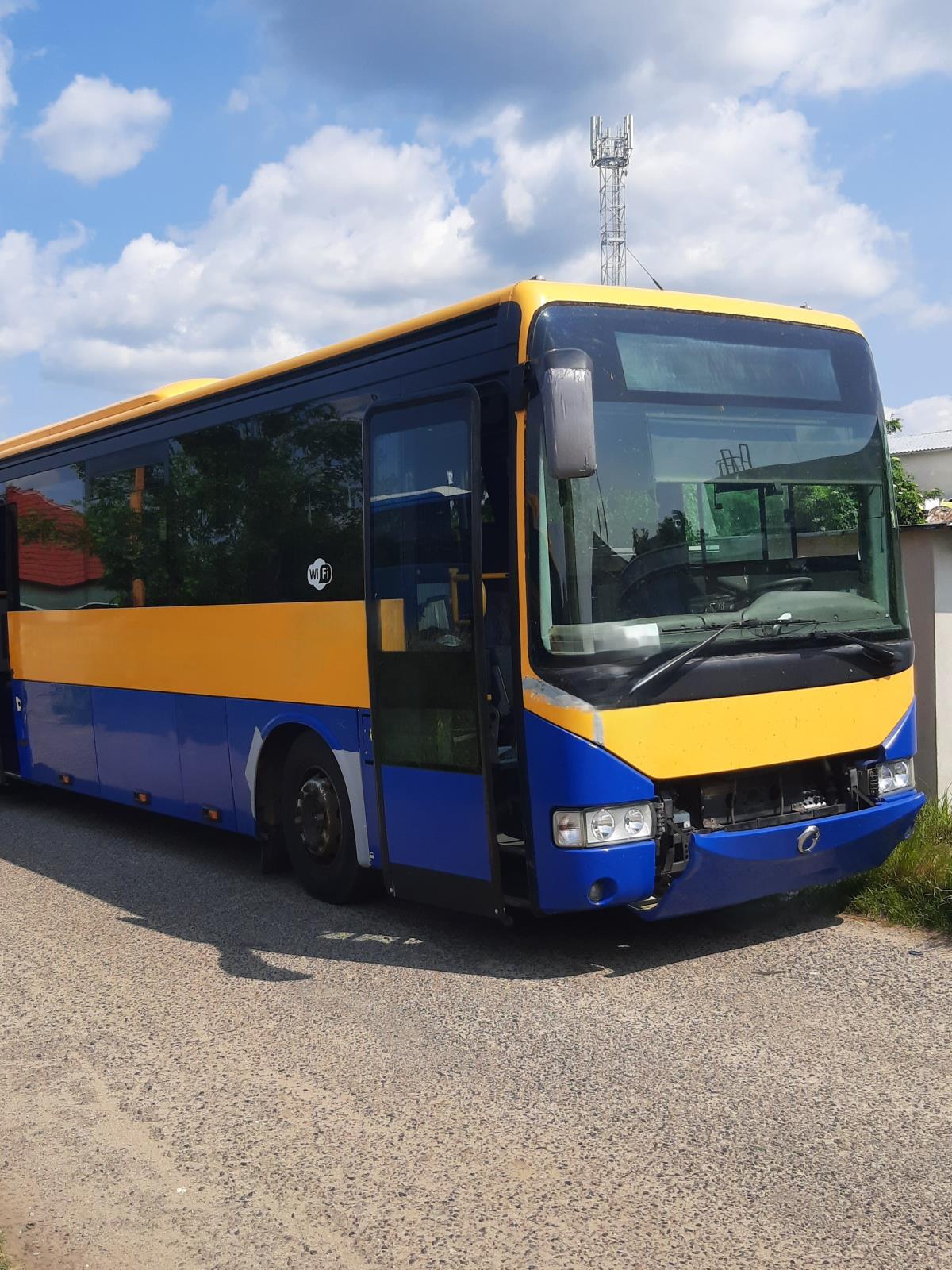 1 Bus.jpg