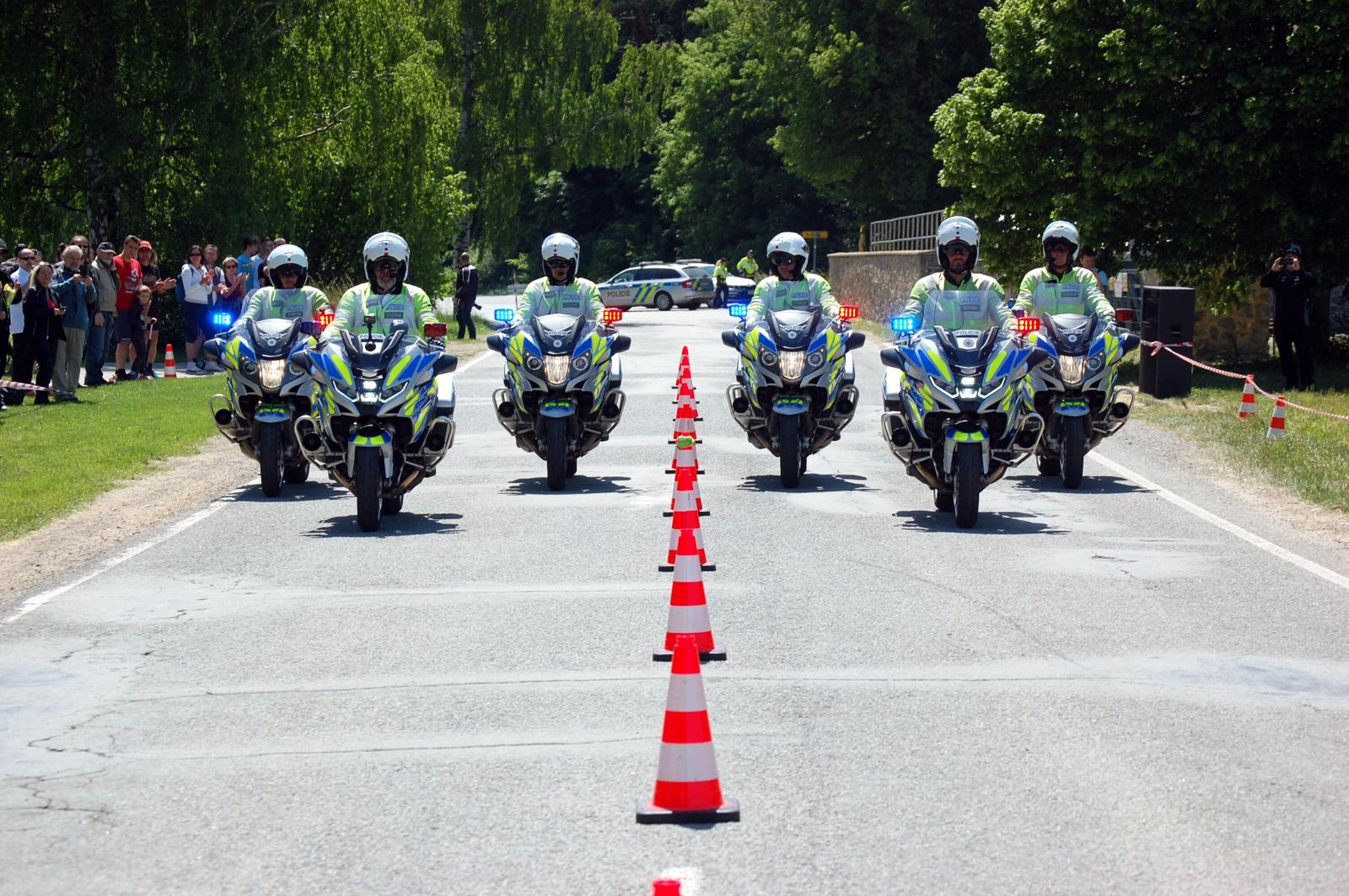 1 Dopravní policisté-Mototým.jpg