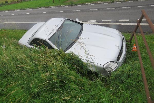 1 Mercedes - kovové zábradlí.jpg