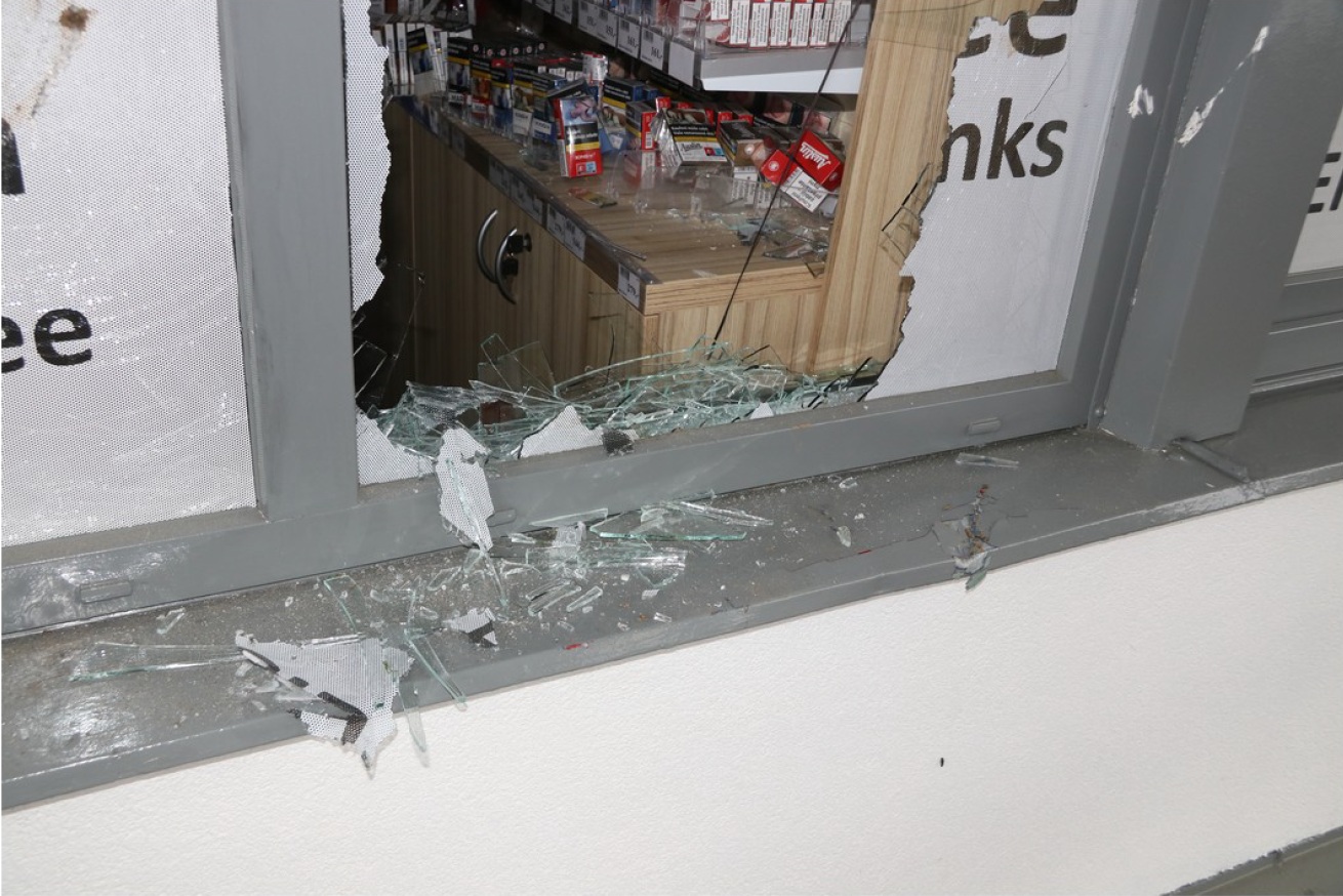 1 krádež cigaret.jpg