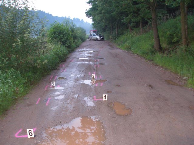 1.7.2009 - u Záchlumí, střet Nissan x strom