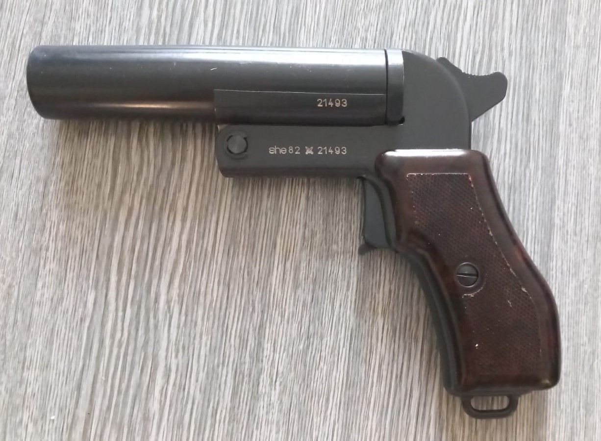 11 Signální zbraň - pistole vz. 4481..jpeg