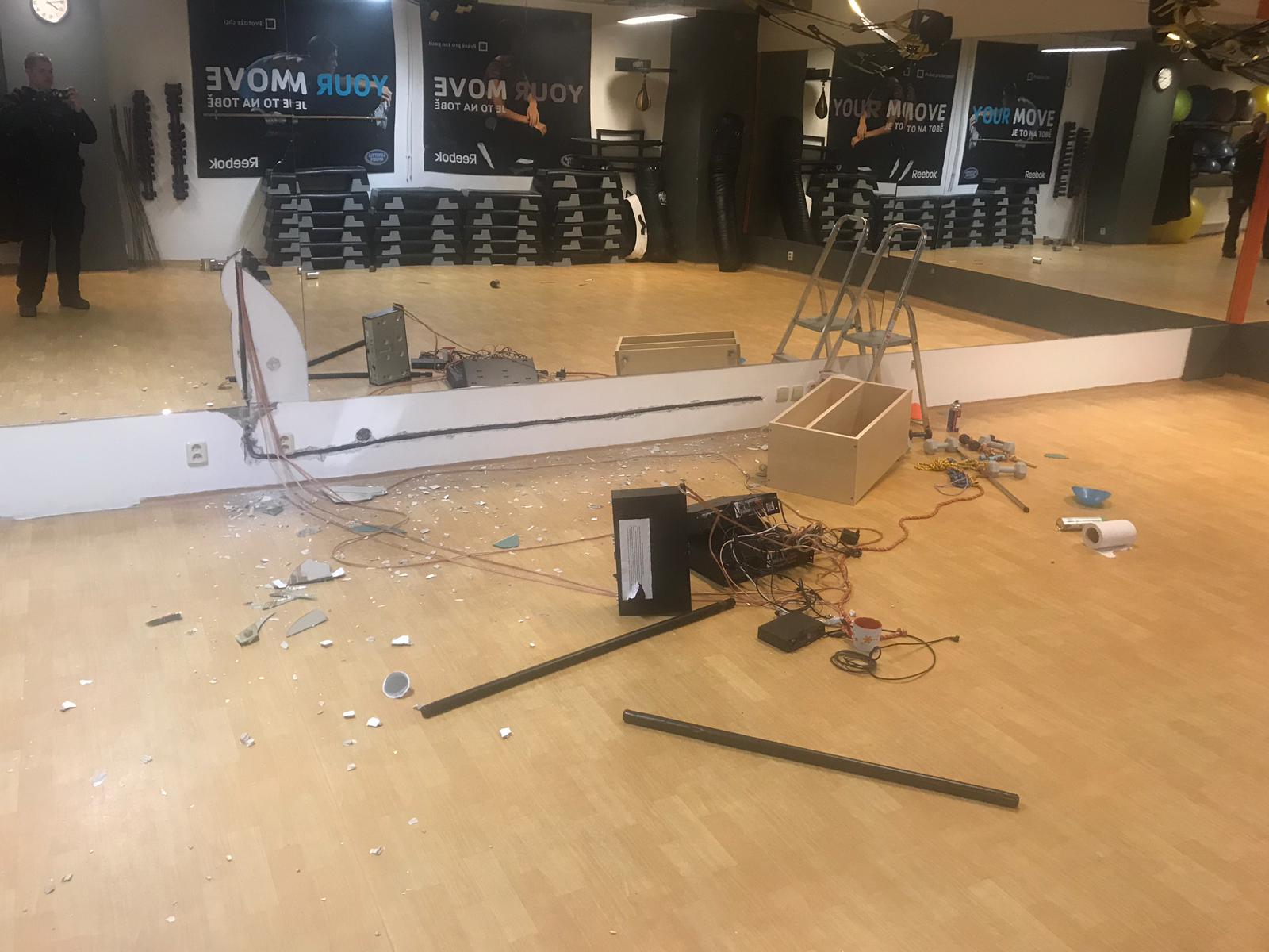 11 vykradení fitness centra (11).jpg