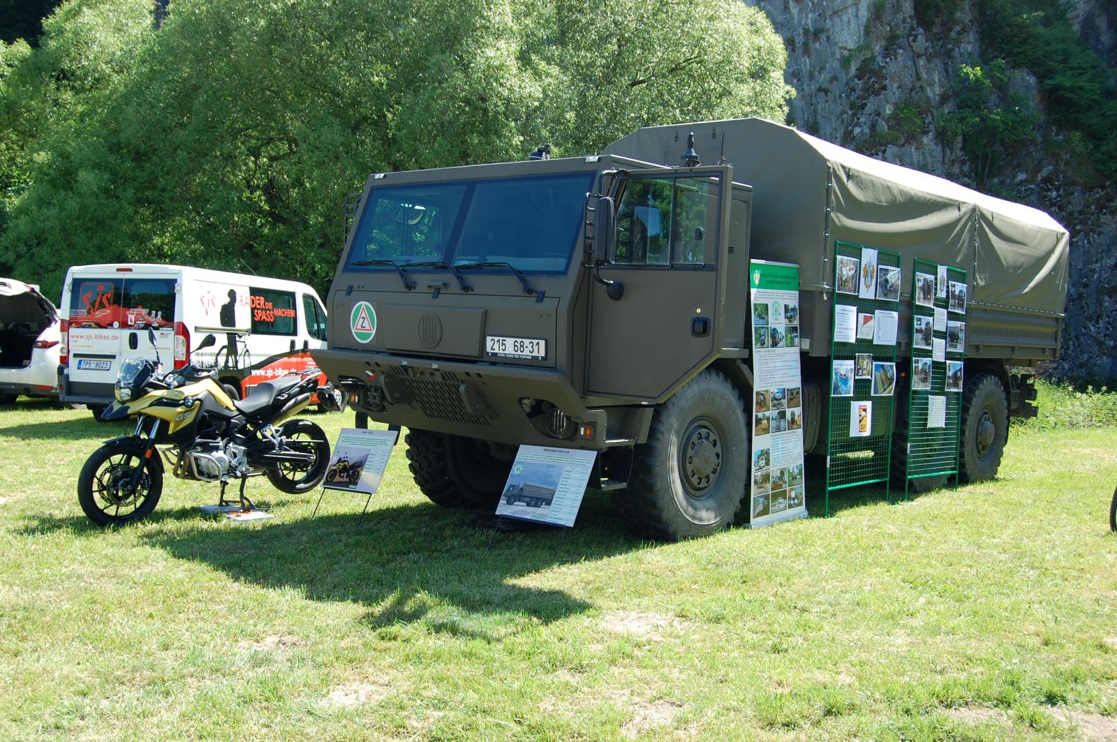 12 Tatra 810 Vojenská akademie.jpg