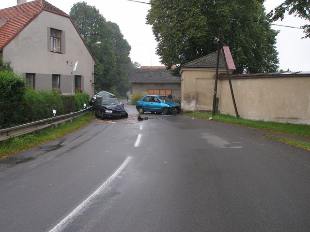 12.8.2009 - Hemže, střet 3 vozidel