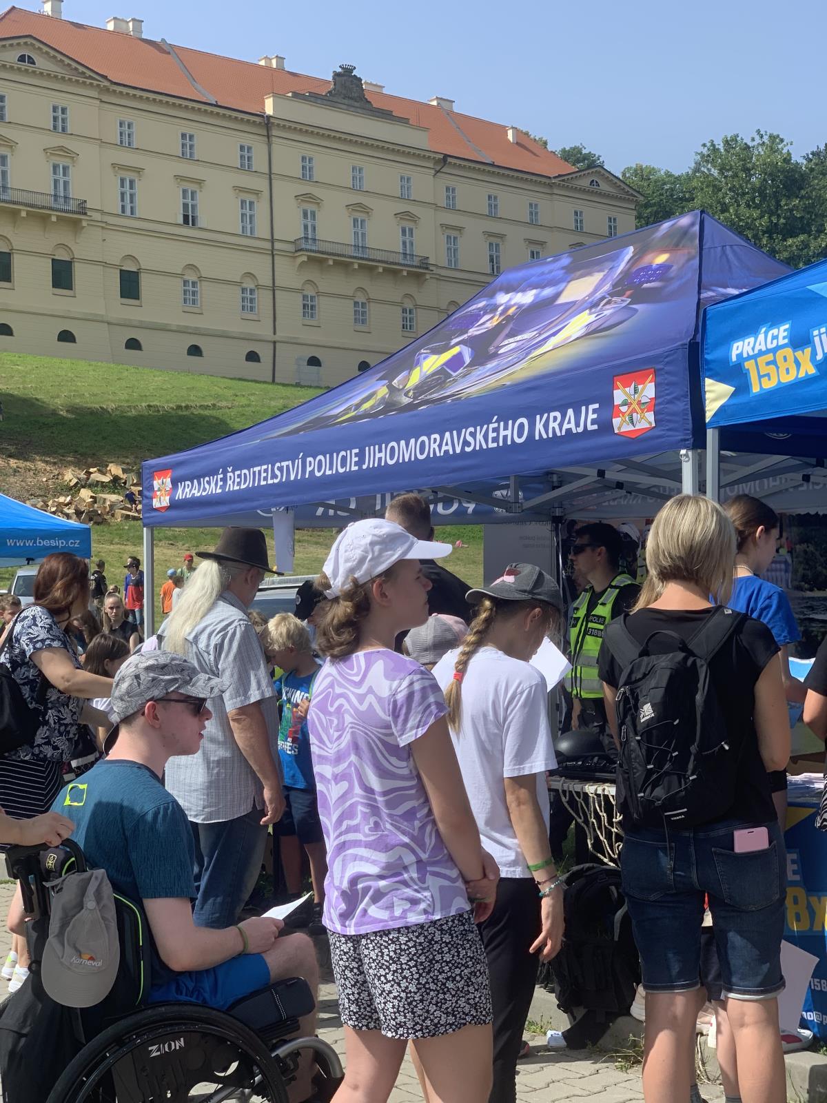 13 stánek PČR I.jpeg