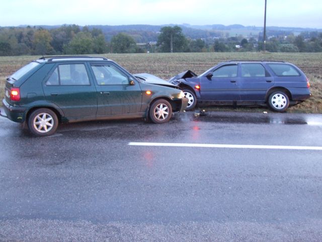 13.10.2009 - u Letohradu, čelní střet Š Felicia x Ford Escort