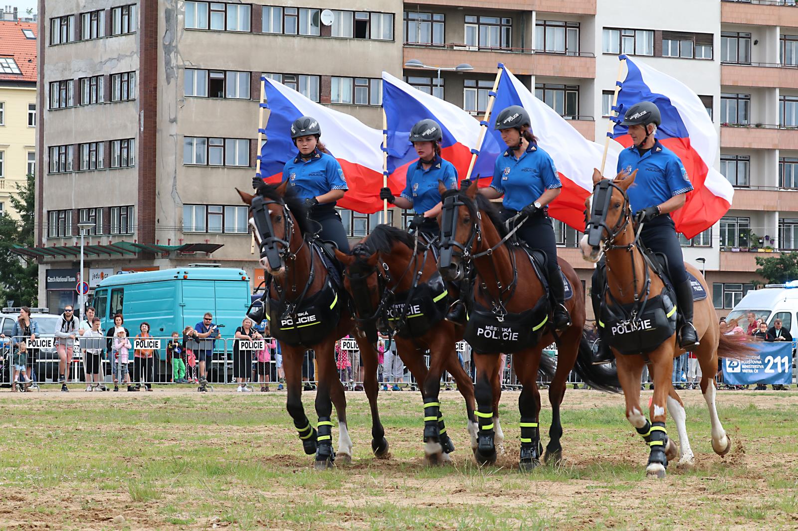 15 XII. den s policií (15).JPG