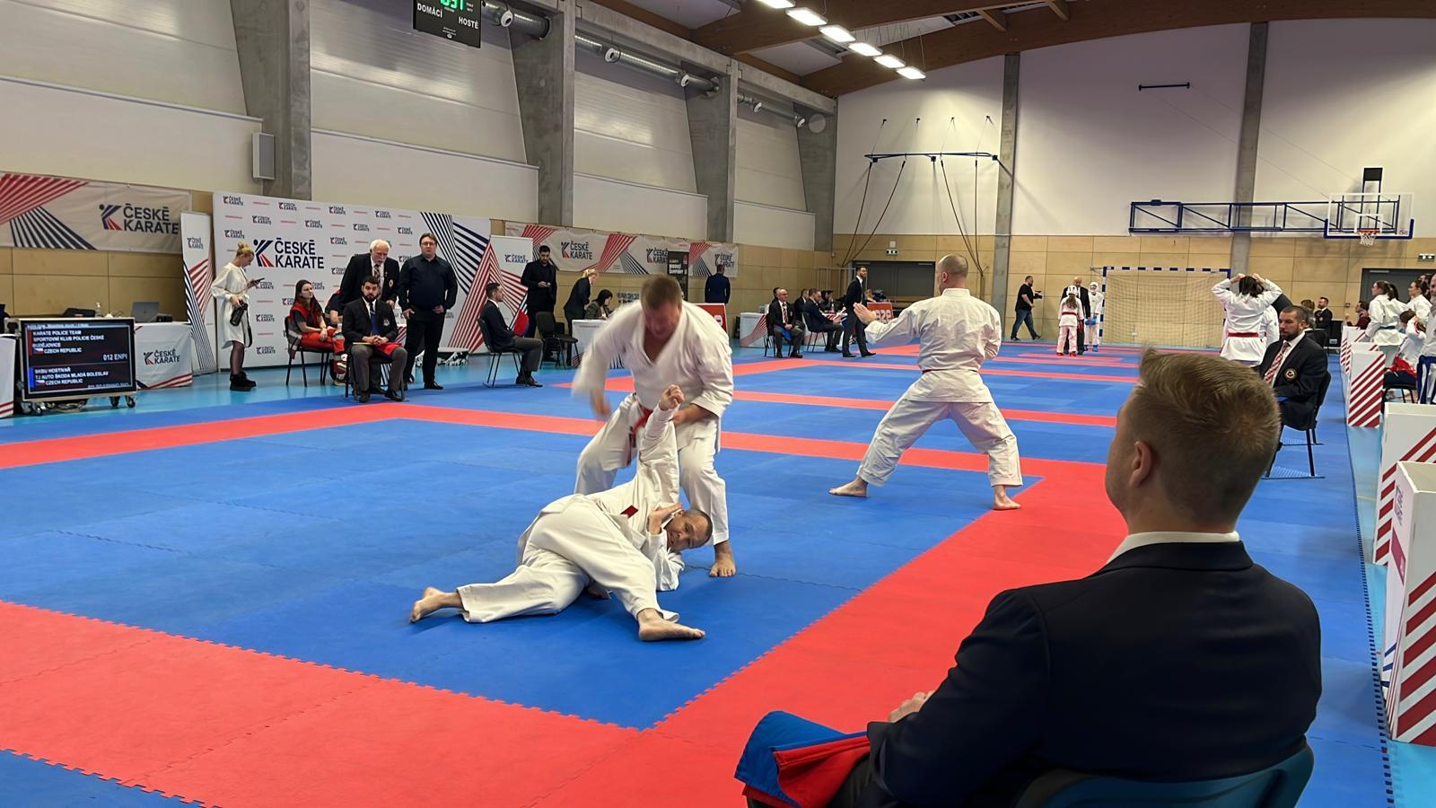 2 Cvičení Bunkai (2).jpg