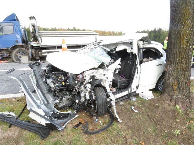 2 DN Nětřebice - čelní střet 12.10.2017 - 2.JPG