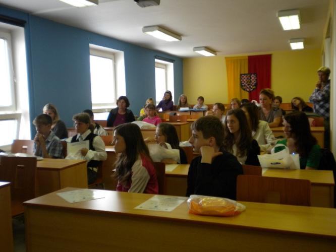 2 - Devatenáct oceněných žáků