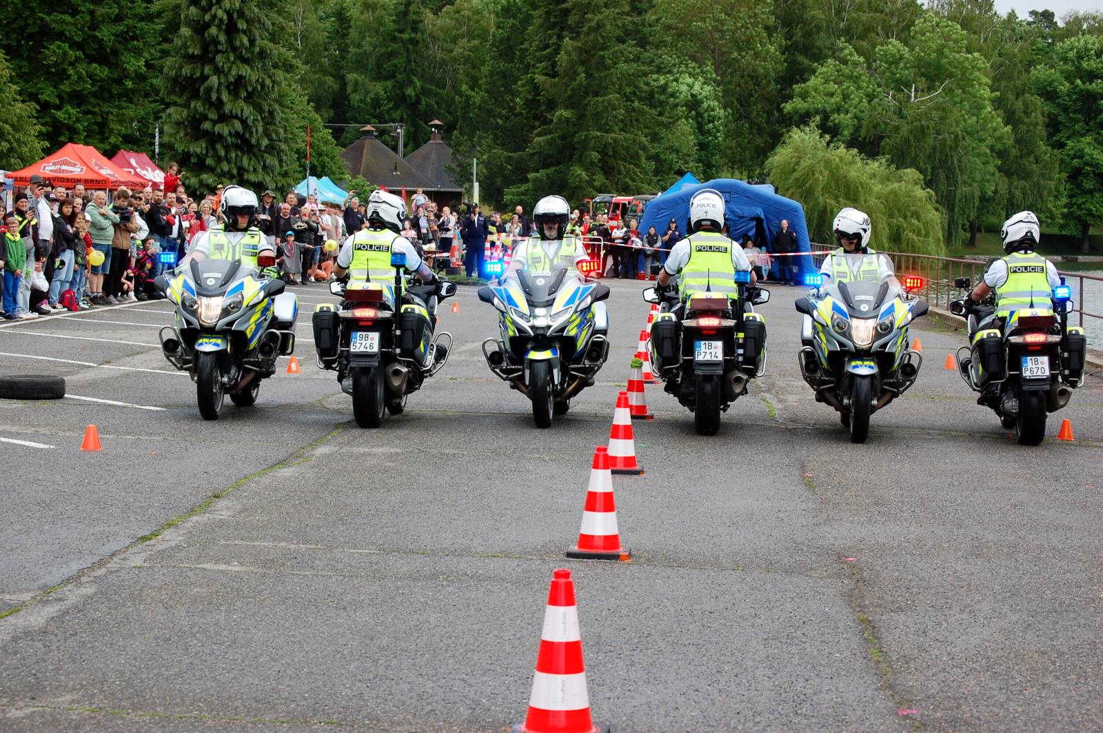 2 Dopravní policisté KŘ JmK.jpg