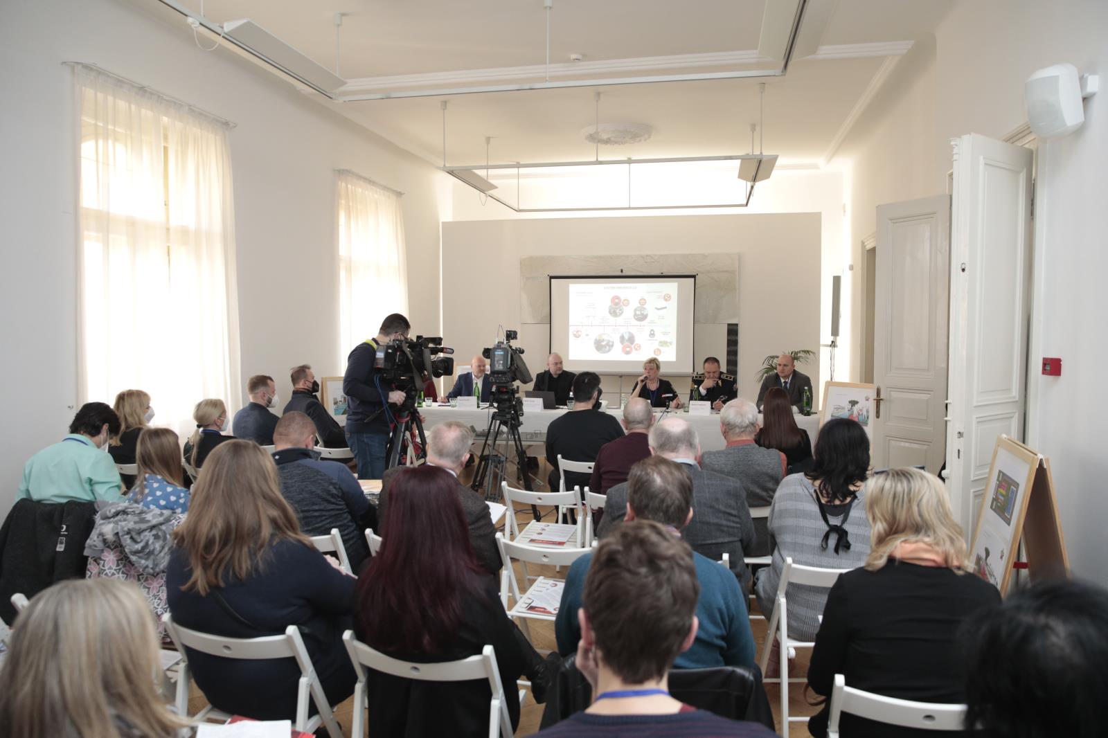 2 TK Děti zpátky na hřiště (2).JPG