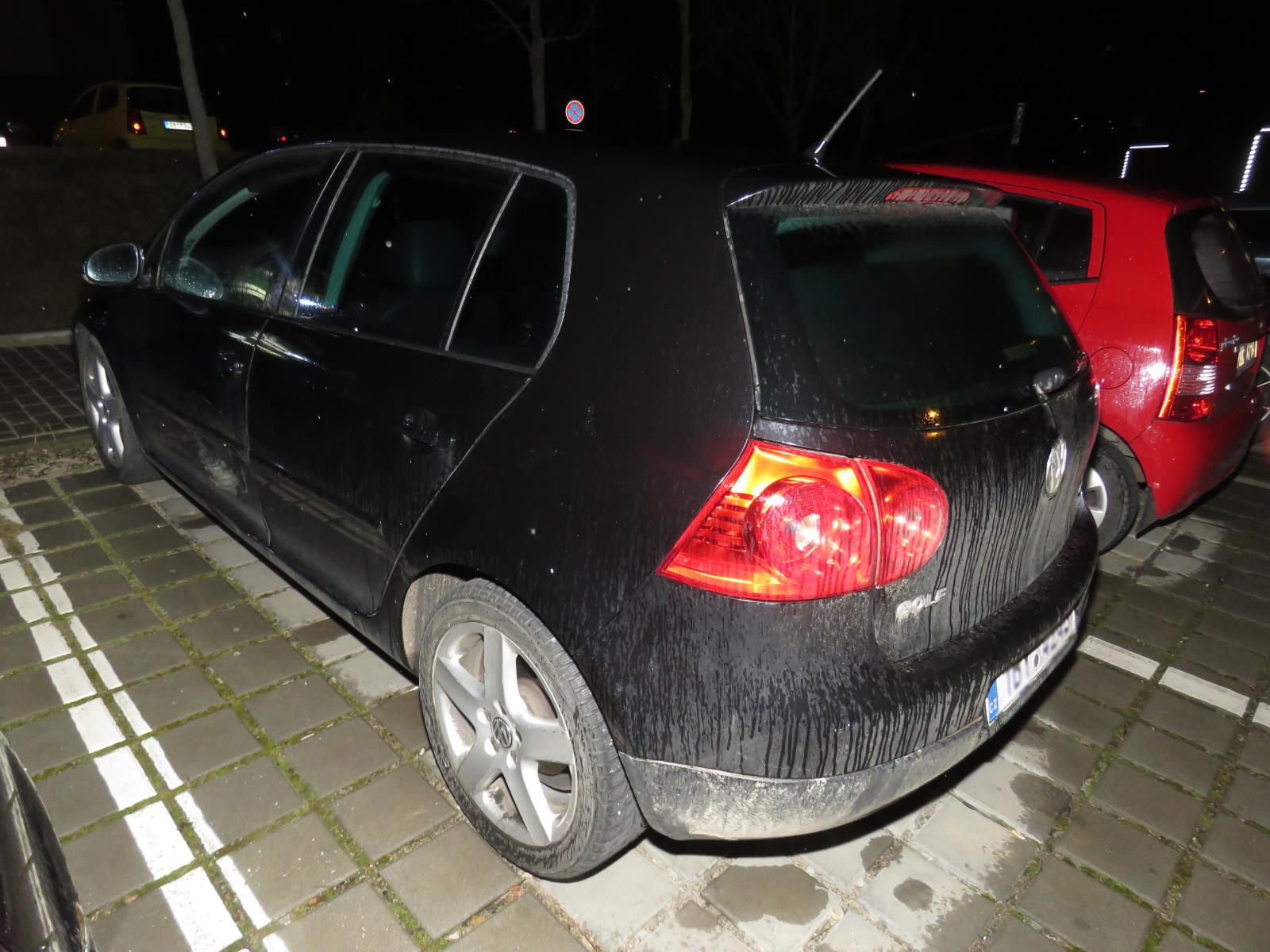 2 VW Golf.jpg