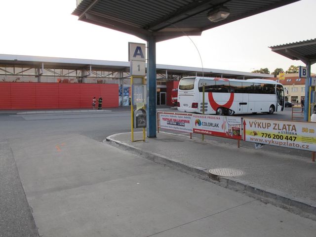 2 nehoda autobusove nadrazi Uherske Hradiste