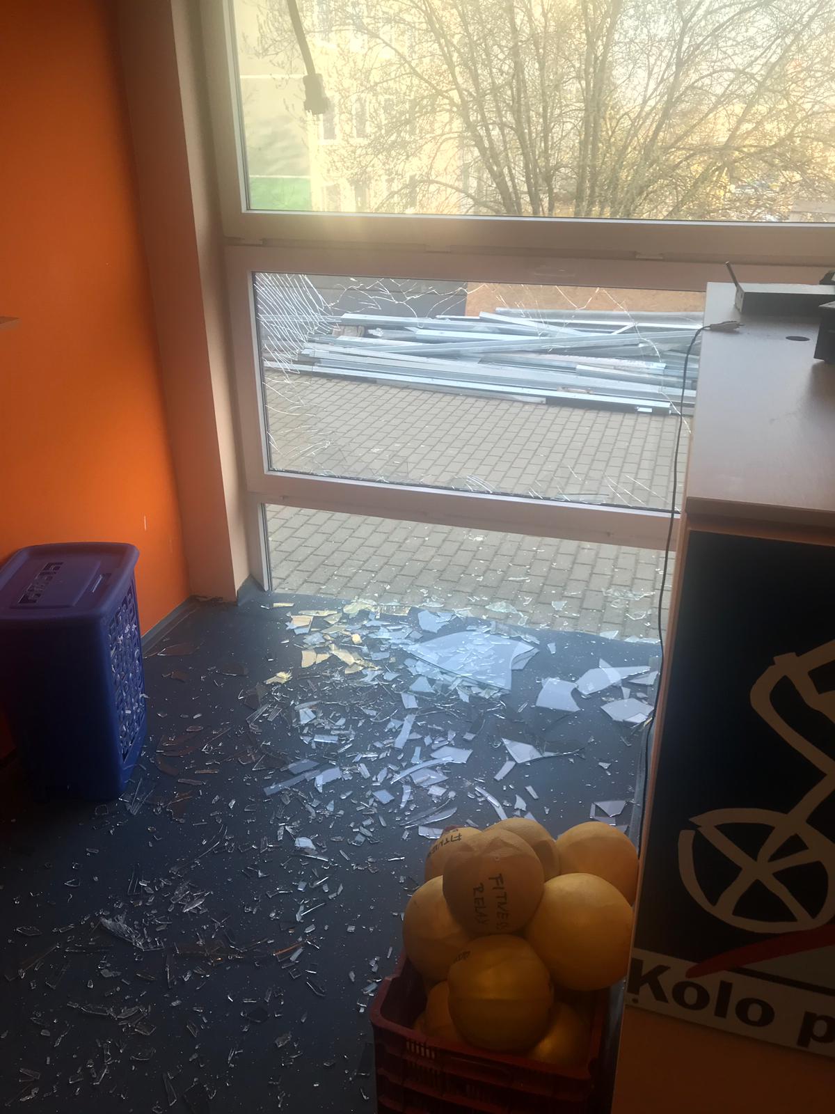 21 vykradení fitness centra (21).jpg