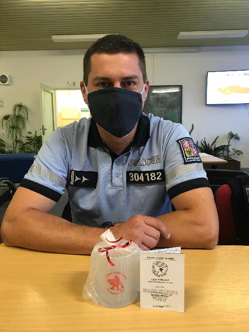 3 60 odběr policisty.jpg
