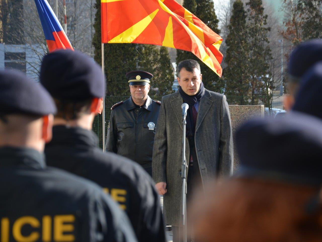 3 Odjezd policistů do Makedonie