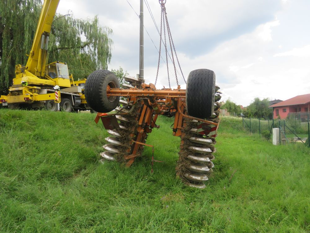 4 DN traktor 4.JPG
