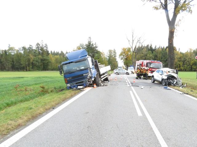 5 DN Nětřebice - čelní střet 12.10.2017 - 5.JPG