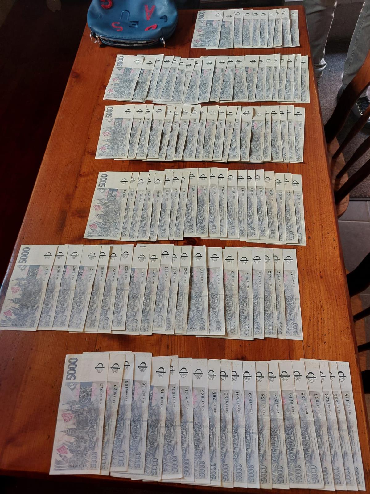 5 Peníze.JPG