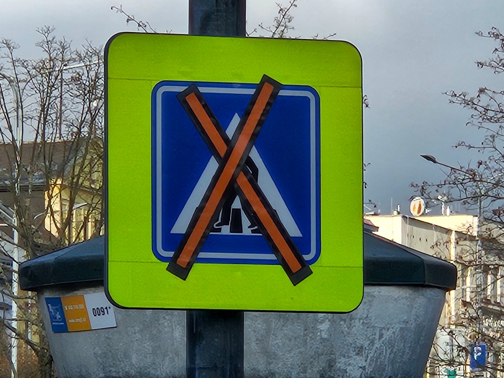6 Dočasně zrušený přechod pro chodce (6).jpg