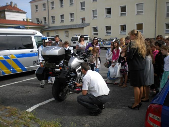 6 - Ukázka policejní motorky