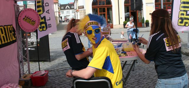 8 pochod švédských fanoušků