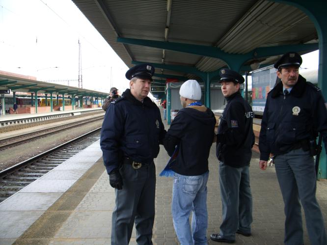 9. 3. průjezd fanoušků Baníku 4
