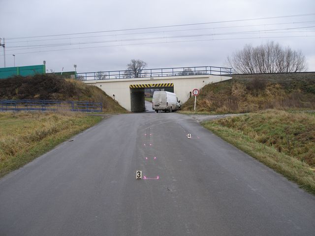 9.12.2009 - u Lukové, střet Mercedes x podjezd