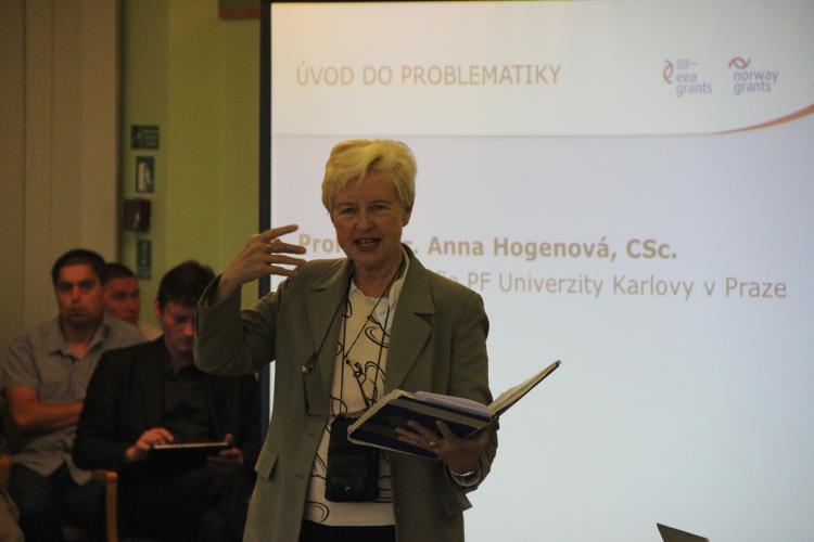 A. Hogenová