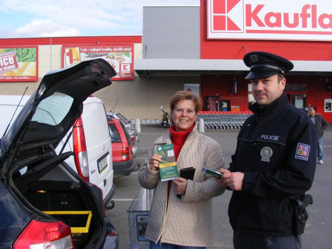 Auto není trezor .jpg