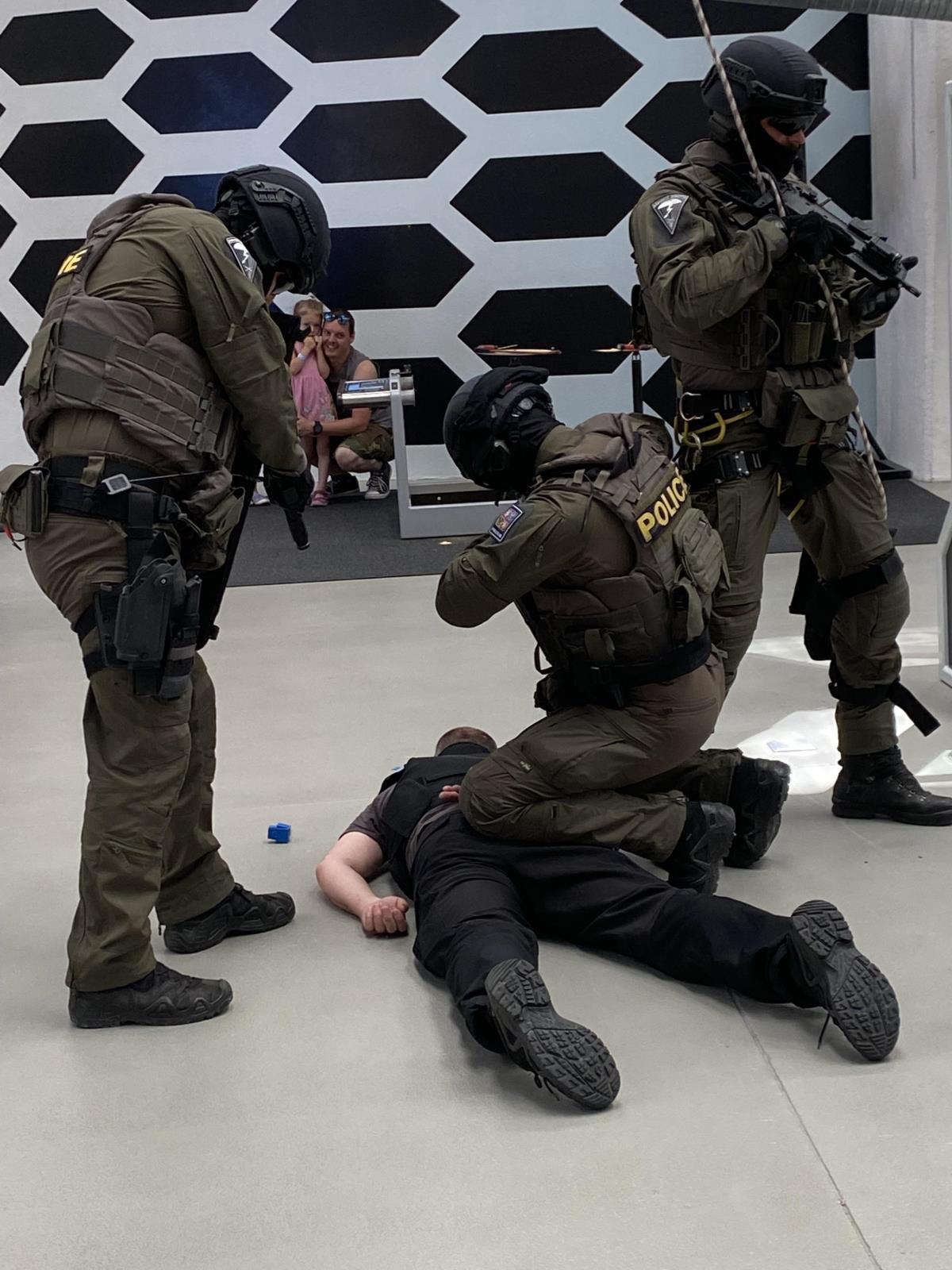 B3.jpg