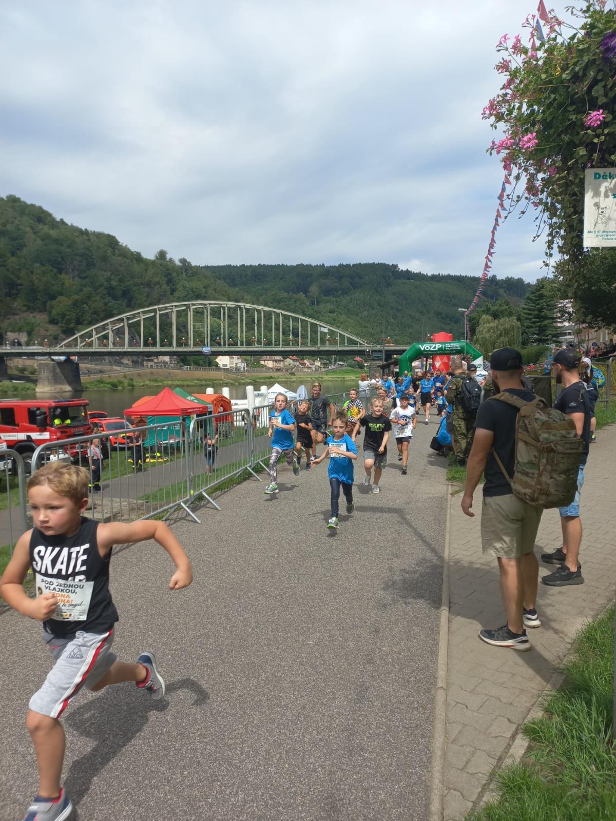 Běh na podporu vojenského fondu solidarity a nadace hasičů a policistů