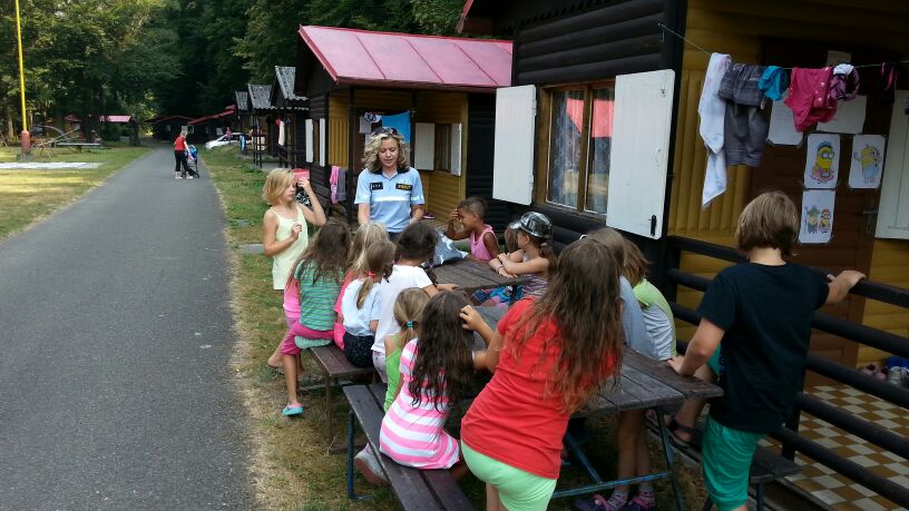 Beseda s dětmi a ukázka snímání otisku prstu