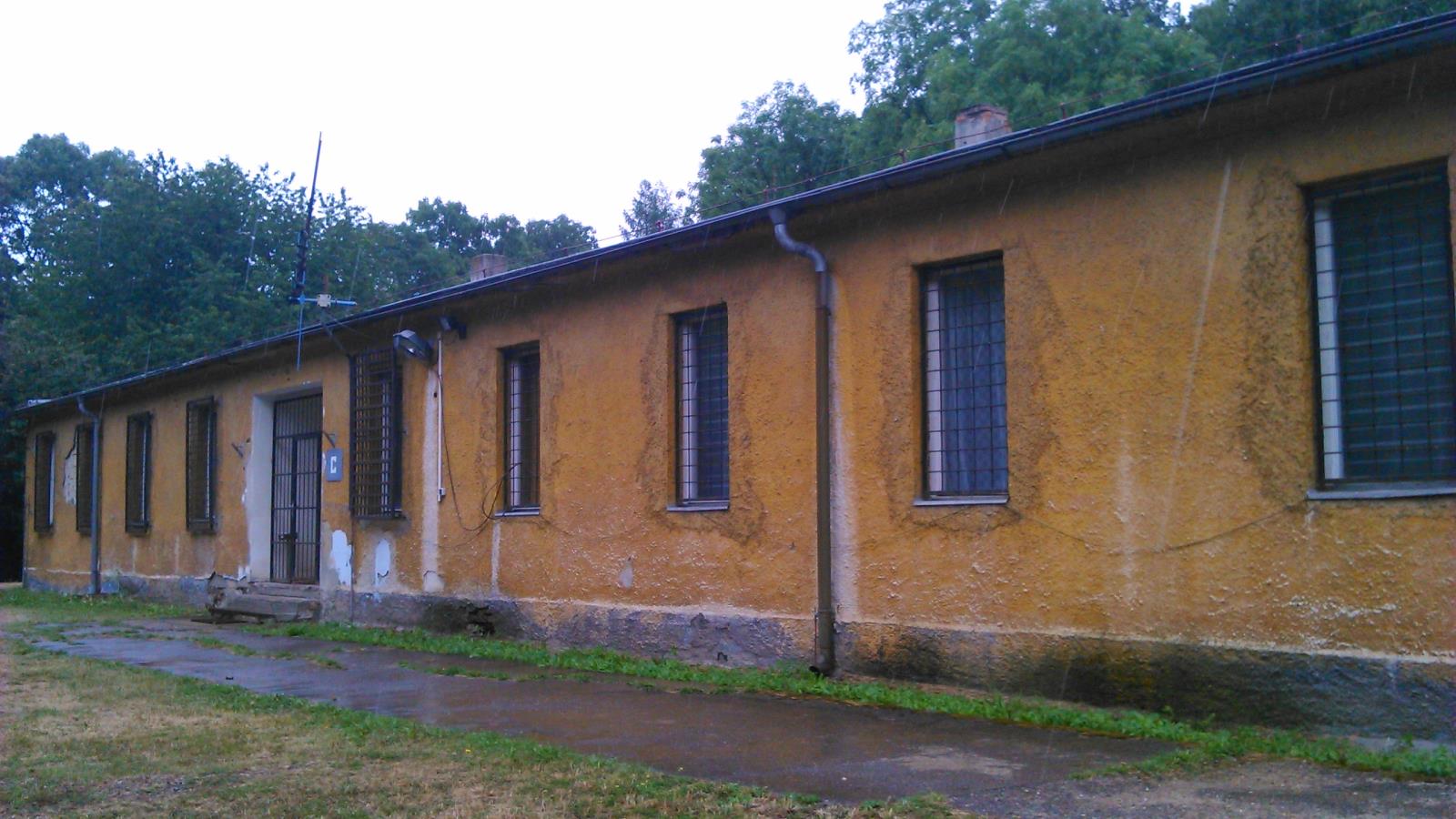 Budova C před rekonstrukcí.JPG