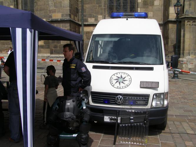 C_Policejní vozidlo
