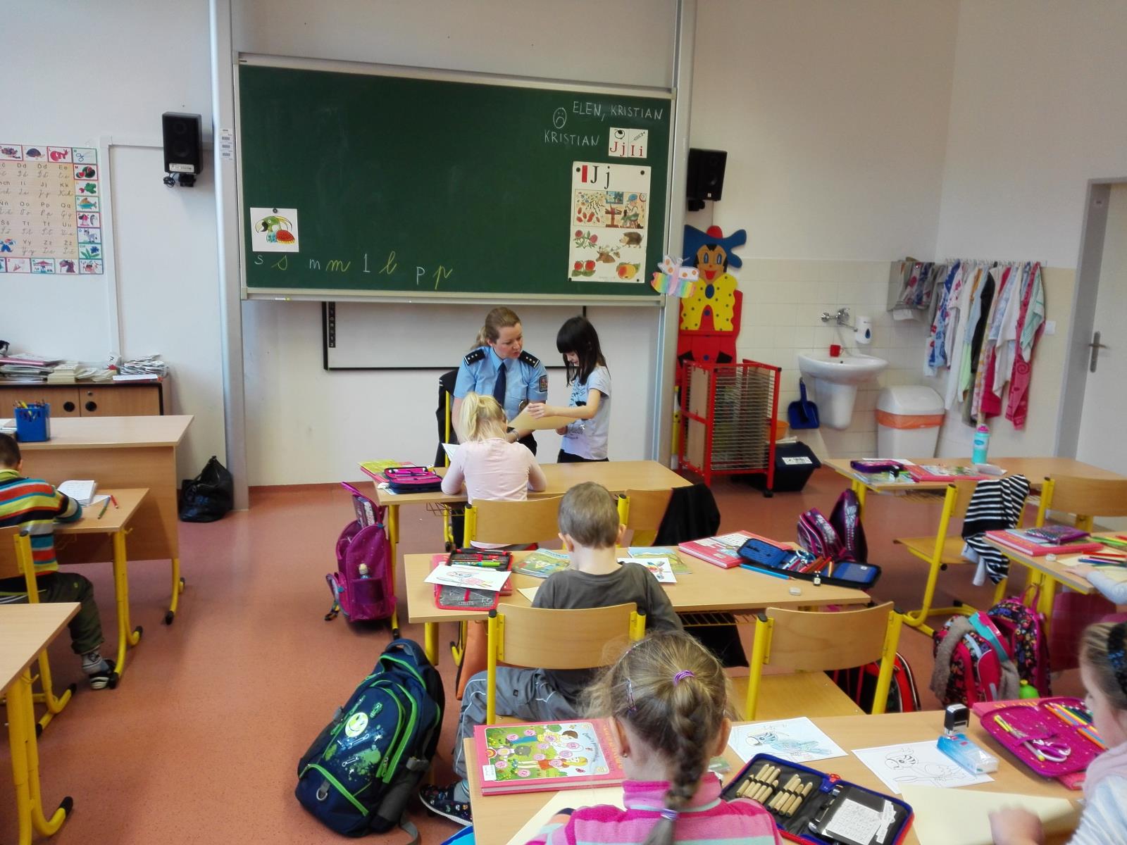 Čtení policejních pohádek - Rokycany 8.12.2016